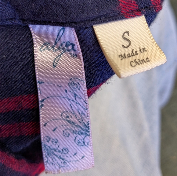 Women's Alga Button Down Shirt - Picture 5 of 5